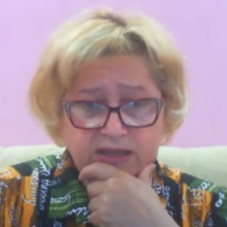 Рядом с Марией.