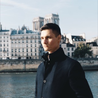 André