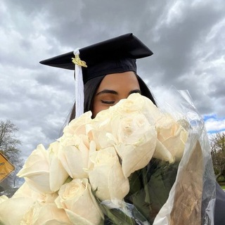 Bilimdon qizlar 🩷👩🏻‍🎓 ʳᵃˢᵐⁱʸ