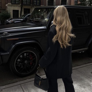 Lady 📊 inBlack