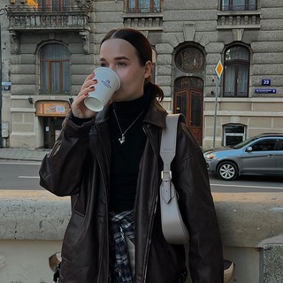 КАРОЛІНА ЧИТАЄ📖📚