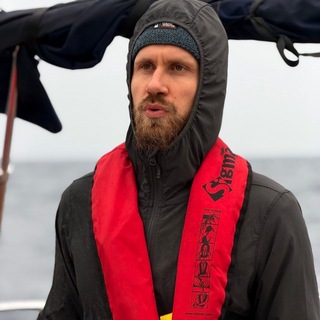 Ваня в море