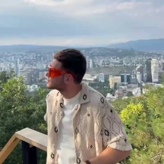 Артём