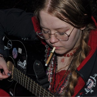 Гестия 🦊⚡️🎸