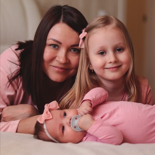 mamy_2girls