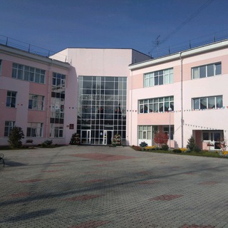 в 64 школе любят