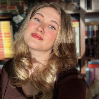 Hope reads books