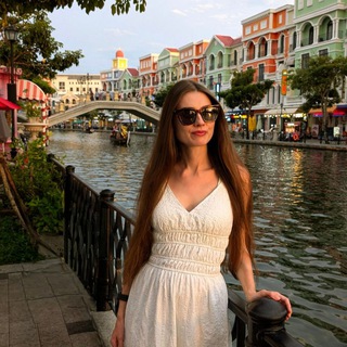 Elena N.