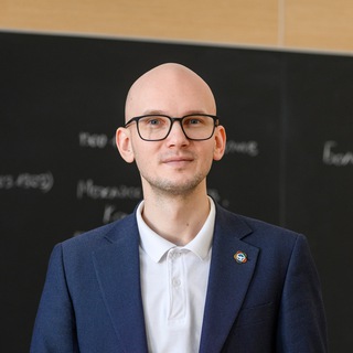 Михаил Попов