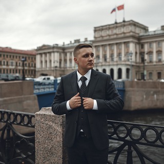 Олег Леонов