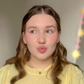 Юна в потоке