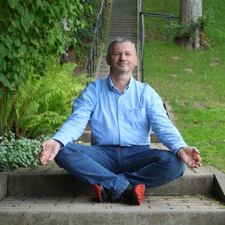 Дмитрий Азин
